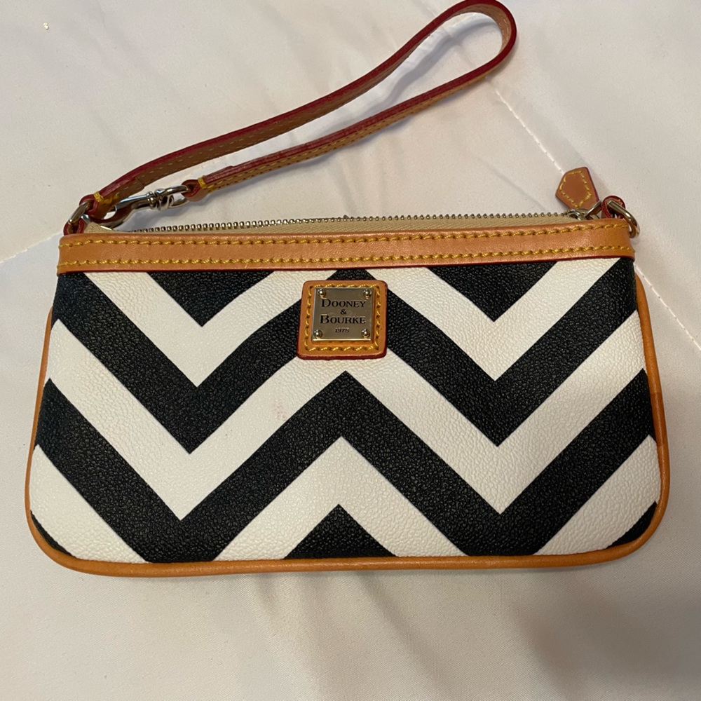 Dooney & Bourke - Wristlet